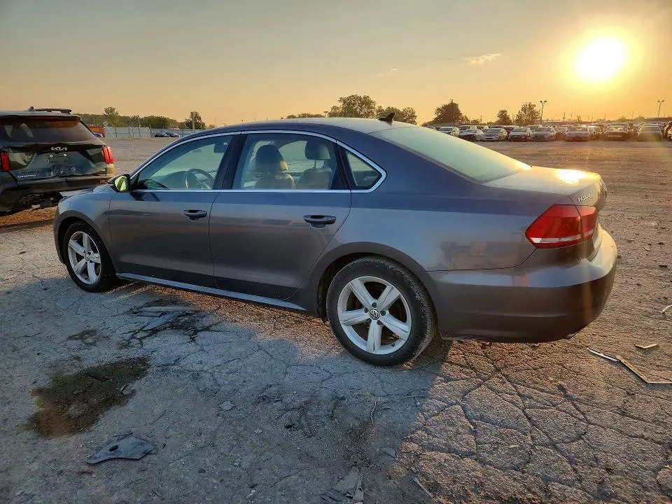 2012 VOLKSWAGEN PASSAT SE  