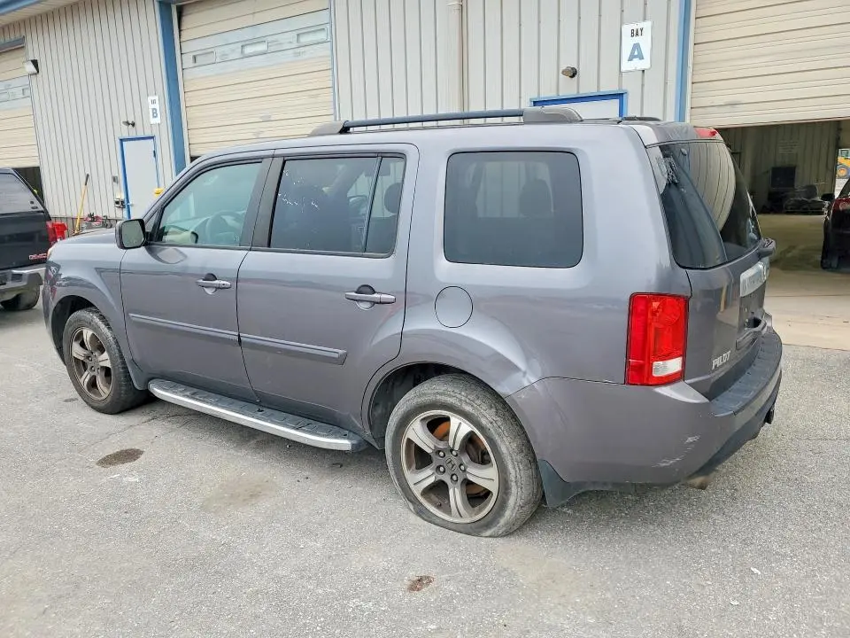 2015 HONDA PILOT SE  