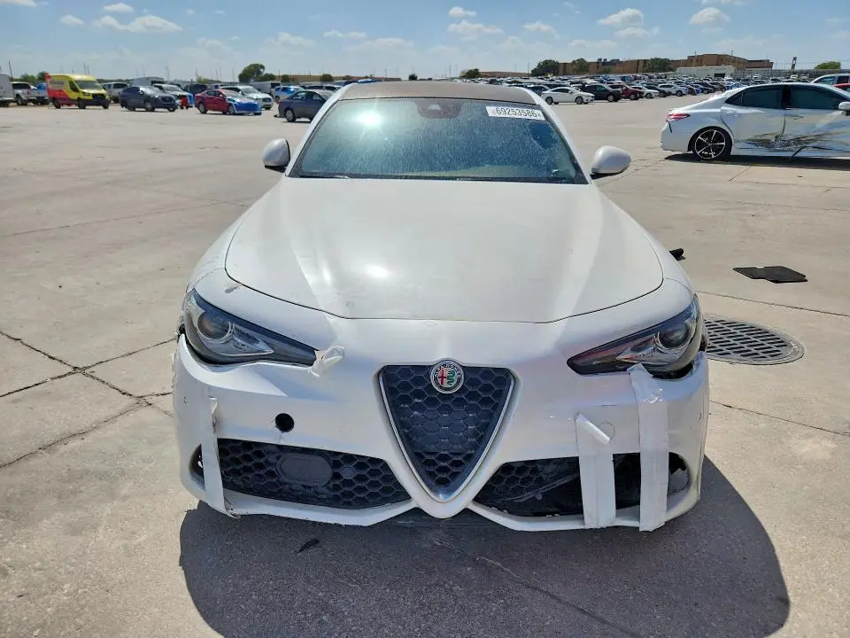2017 ALFA ROMEO GIULIA TI  