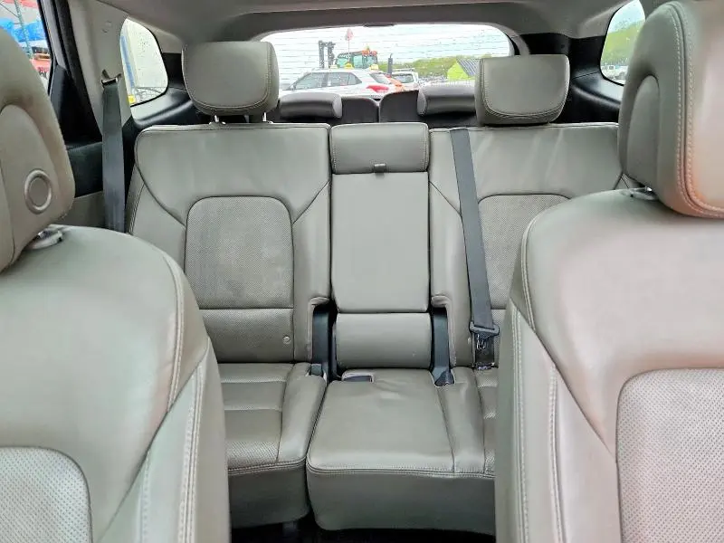 2016 HYUNDAI SANTA FE SE  