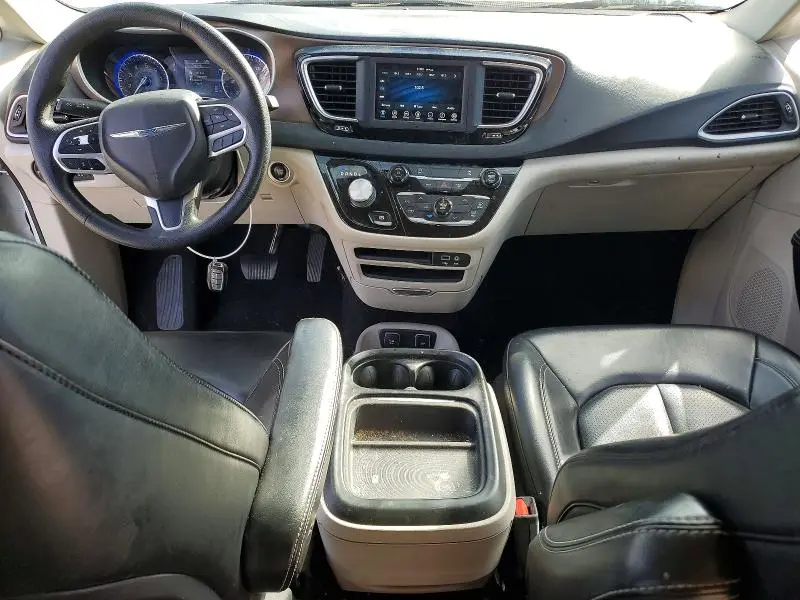 2020 CHRYSLER VOYAGER LXI  