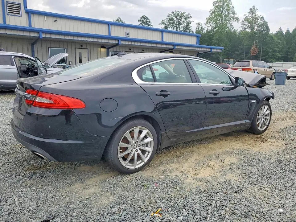 2013 JAGUAR XF   