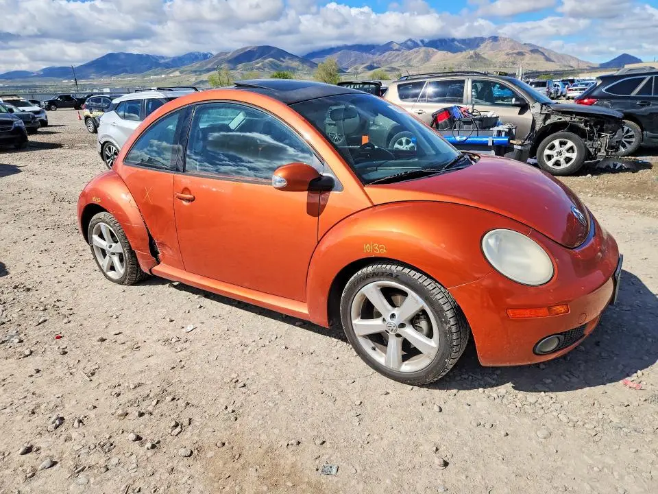 2010 VOLKSWAGEN NEW BEETLE   