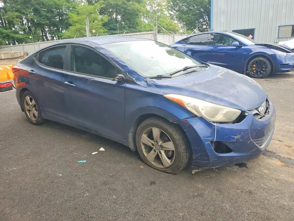 2013 HYUNDAI ELANTRA   