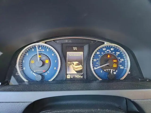 2016 TOYT CAMRY XLE  
