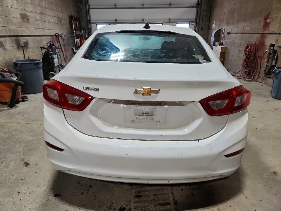 2017 CHEVROLET CRUZE 1LT   