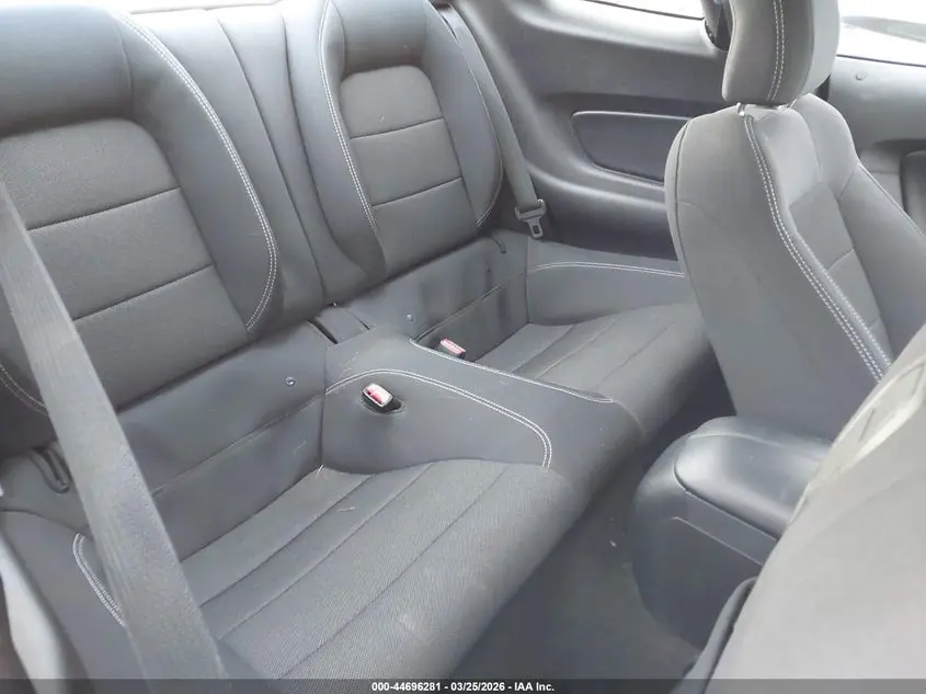 2017 FORD MUSTANG V6