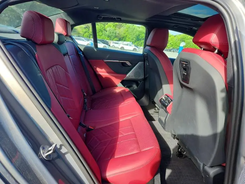 2024 BMW 530 XI  