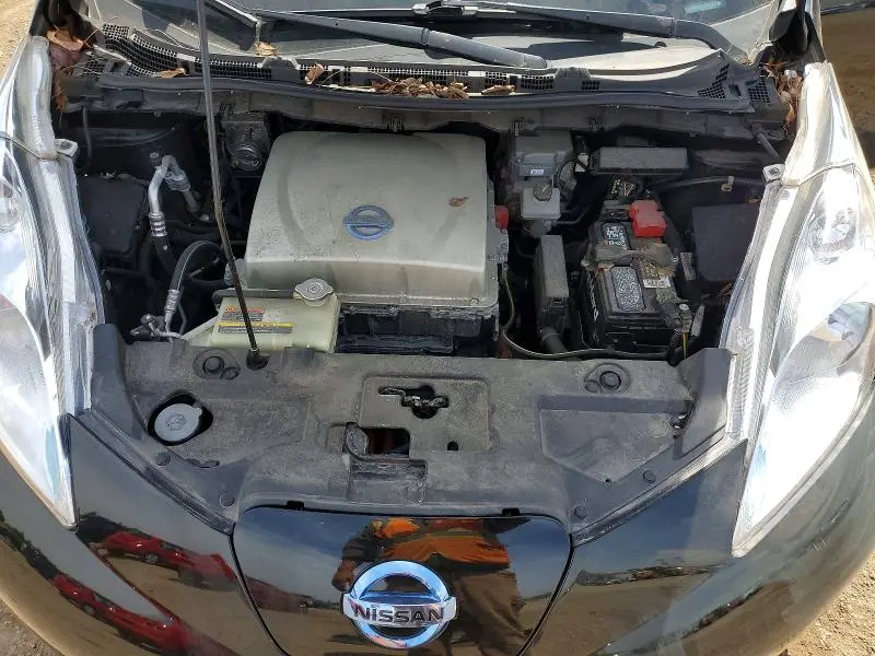 2015 NISSAN LEAF S  