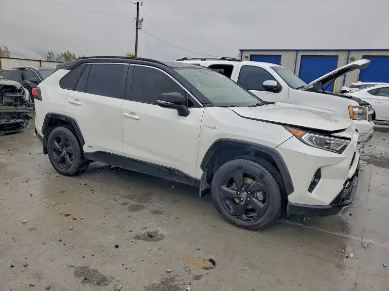 2020 TOYOTA RAV4 XSE  