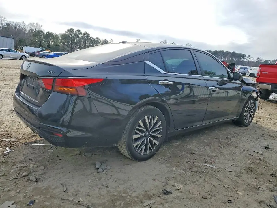 2024 NISSAN ALTIMA SV  