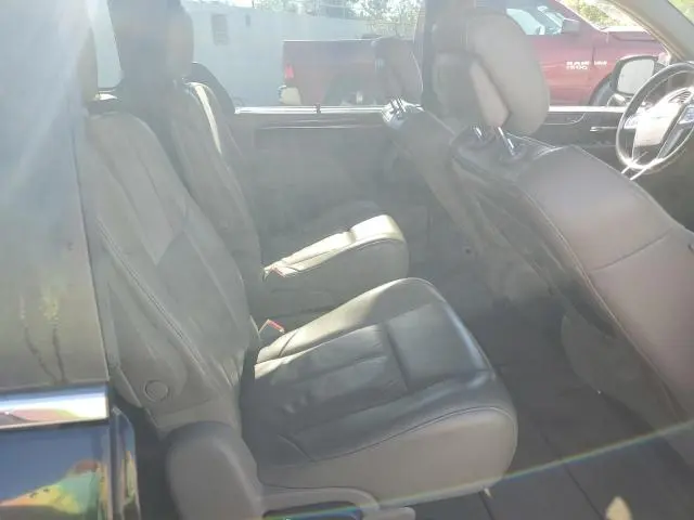 2011 CHRYSLER TOWN & COUNTRY LIMITED  