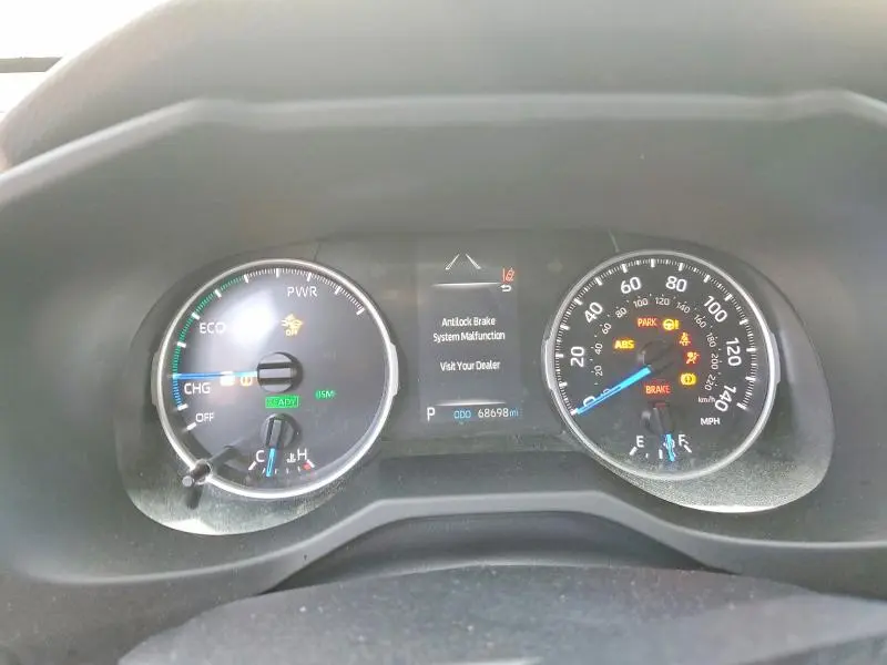 2021 TOYOTA RAV4 XLE  