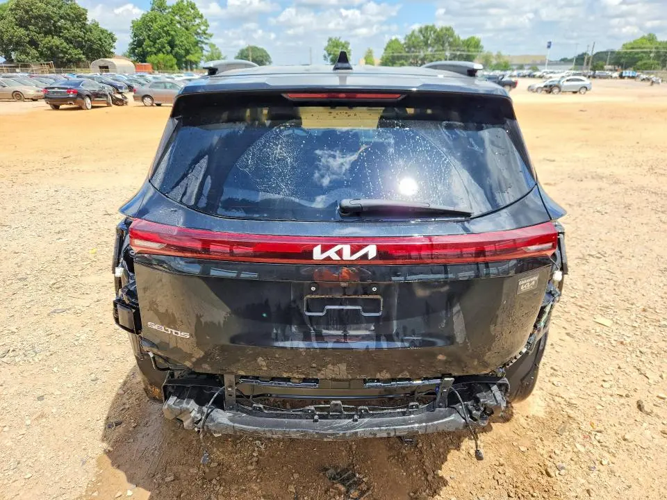 2024 KIA SELTOS EX  