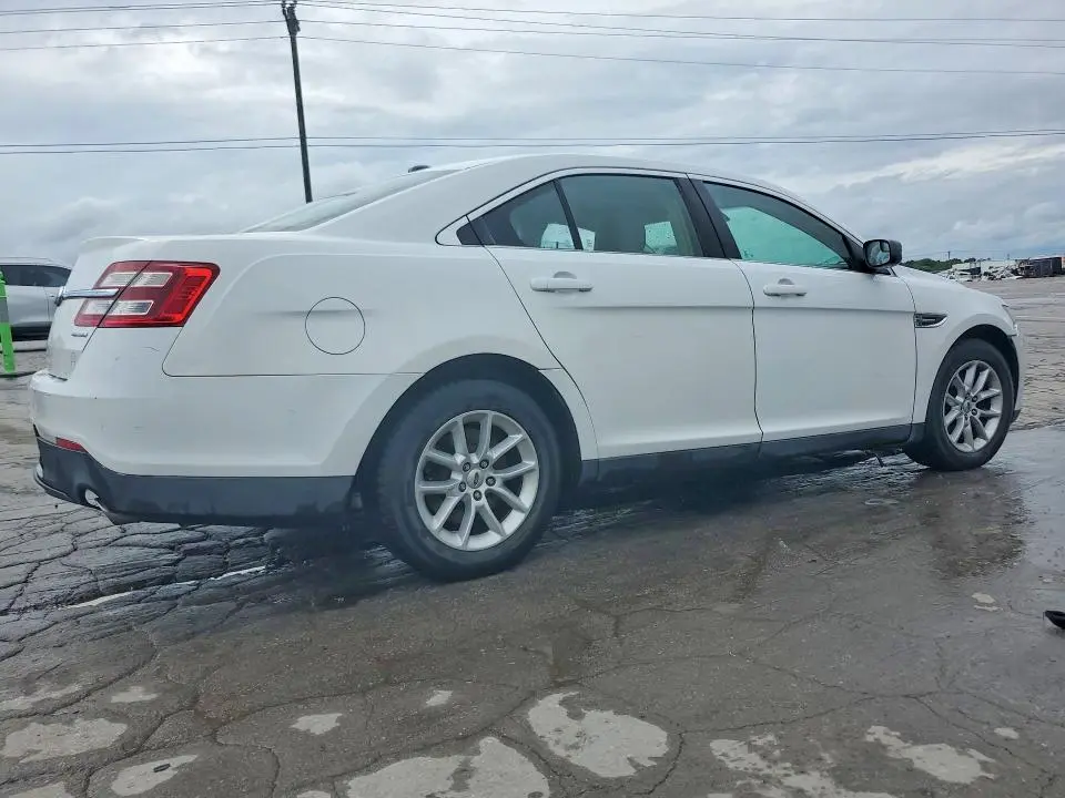 2013 FORD TAURUS SE  