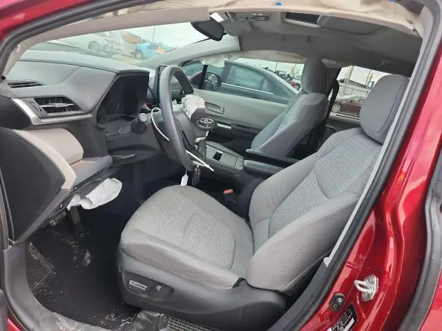 2022 TOYOTA SIENNA LE  