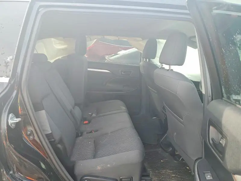 2016 TOYOTA HIGHLANDER LE  