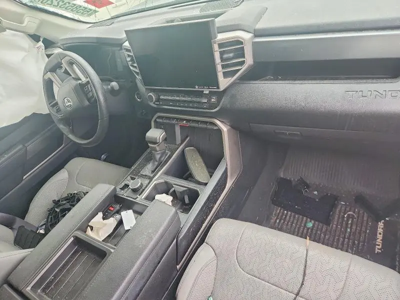 2024 TOYOTA TUNDRA SR5  
