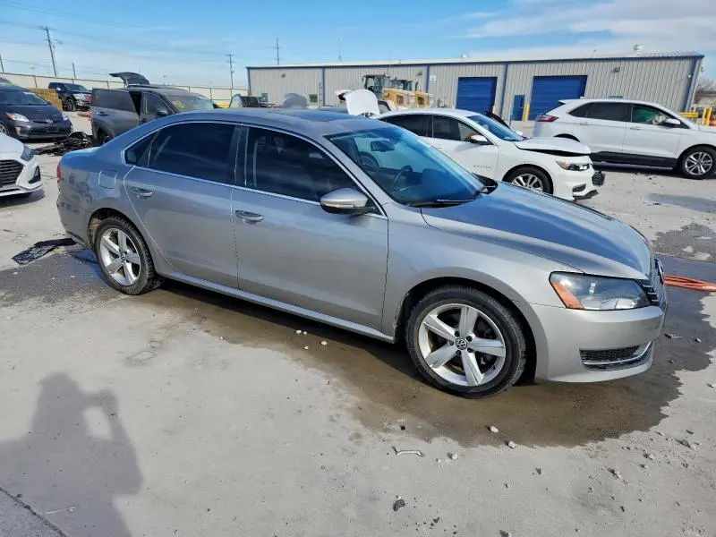 2012 VOLKSWAGEN PASSAT SE  