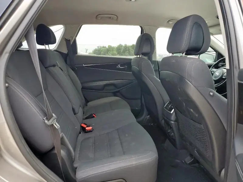 2016 KIA SORENTO LX  