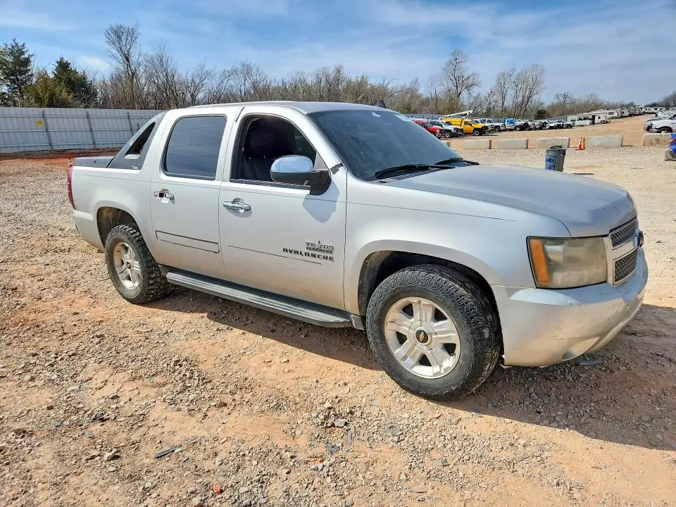2010 CHEVROLET AVALANCHE LT  