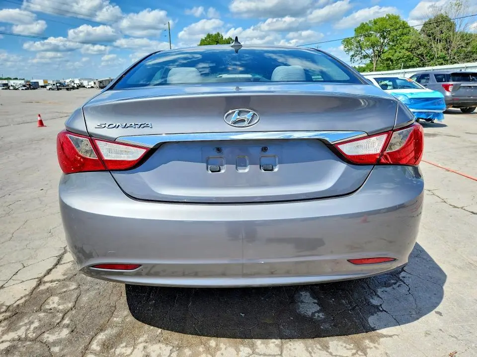2012 HYUNDAI SONATA GLS  