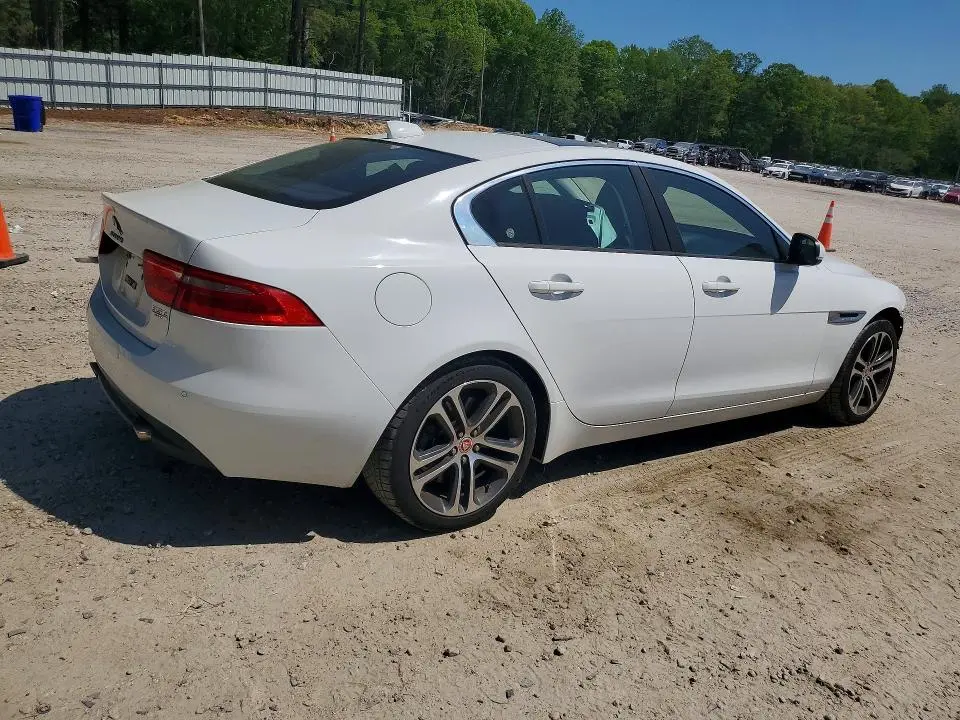 2017 JAGUAR XE PREMIUM  
