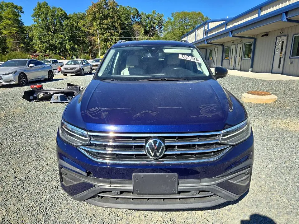 2022 VOLKSWAGEN TIGUAN SE  
