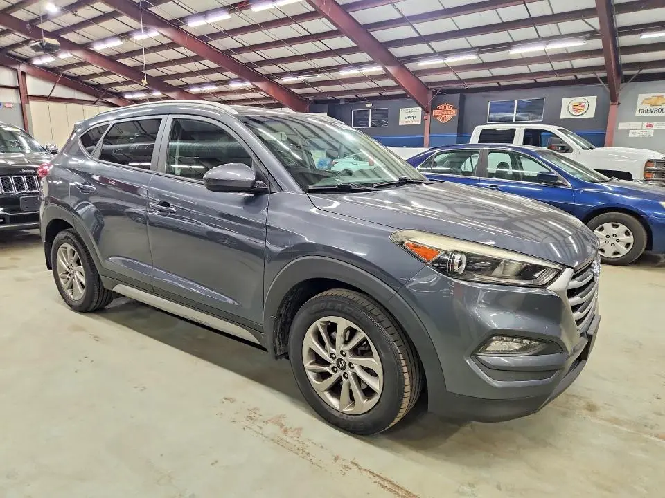 2017 HYUNDAI TUCSON SE  