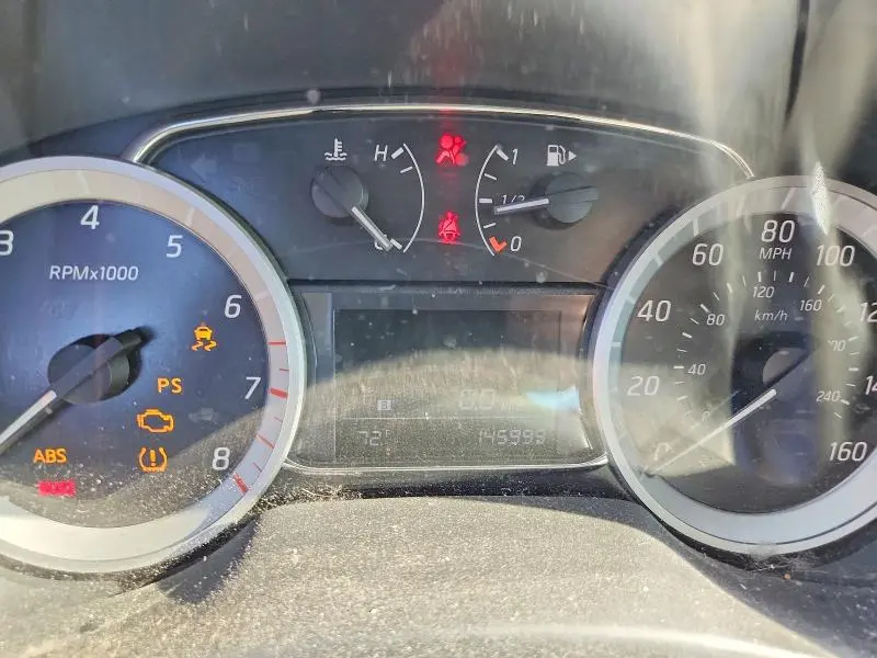 2015 NISSAN SENTRA SV  