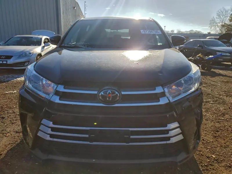 2018 TOYOTA HIGHLANDER LE  