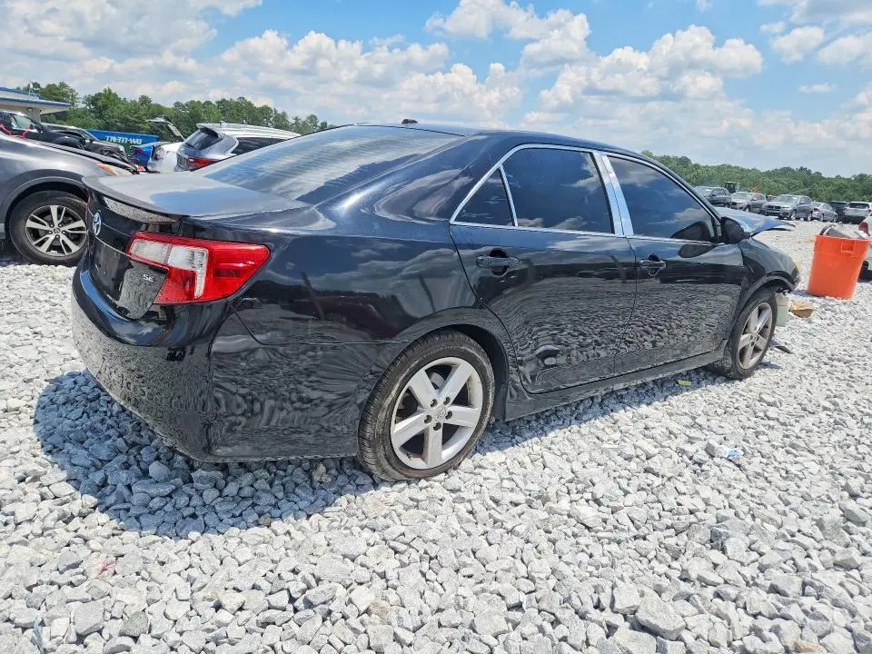 2014 TOYOTA CAMRY SE  