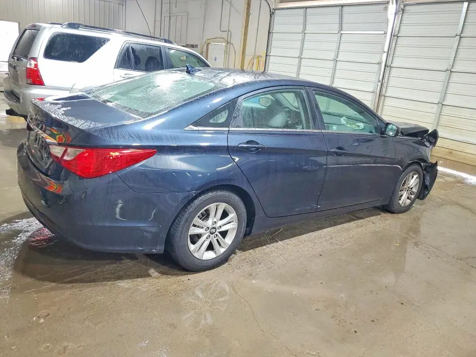 2011 HYUNDAI SONATA GLS  