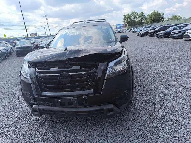 2024 NISSAN PATHFINDER SL  
