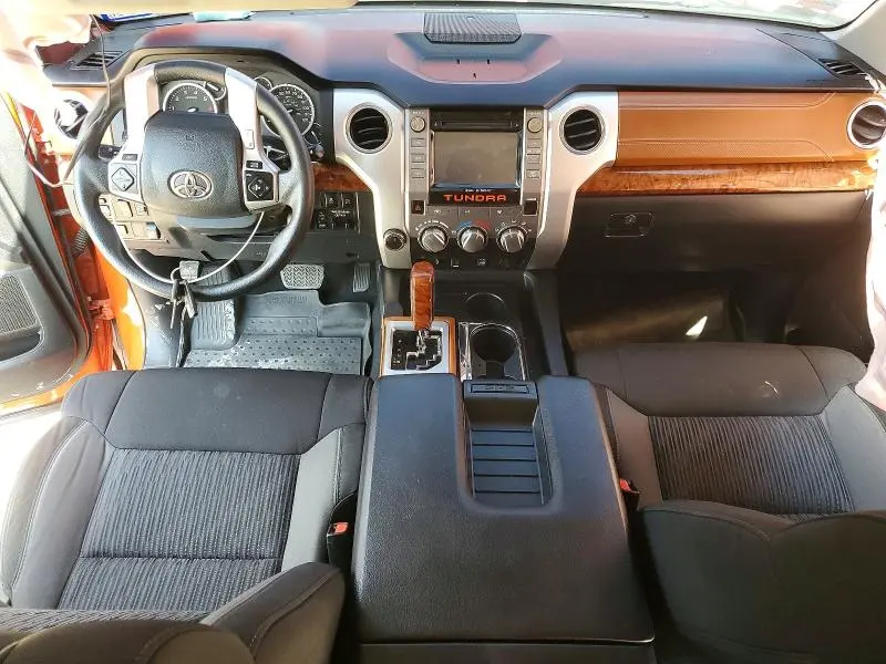 2017 TOYOTA TUNDRA SR5  