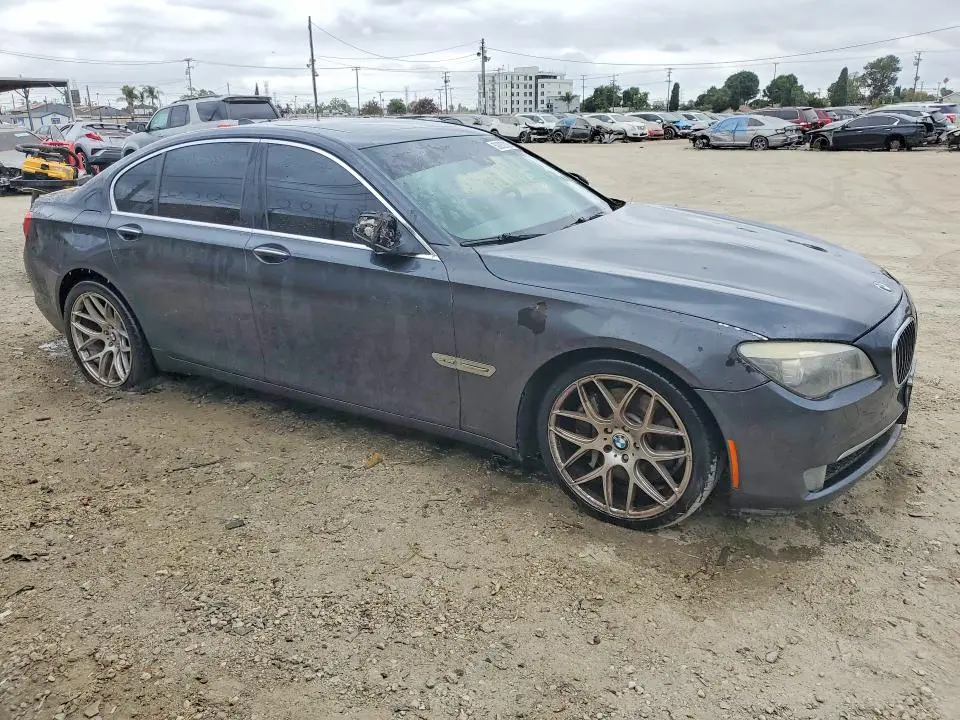2011 BMW 750 XI  