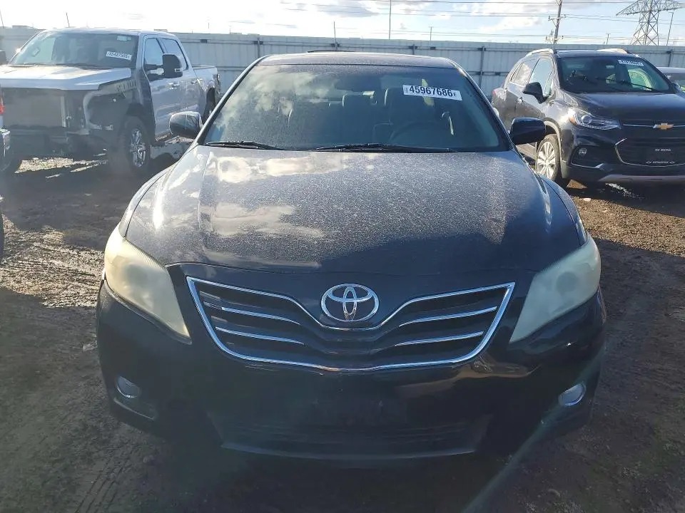 2011 TOYOTA CAMRY XLE  