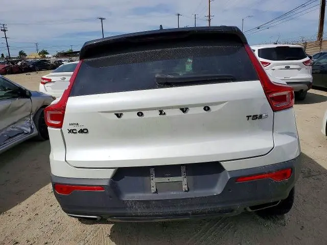 2019 VOLVO XC40 T5 R-DESIGN  