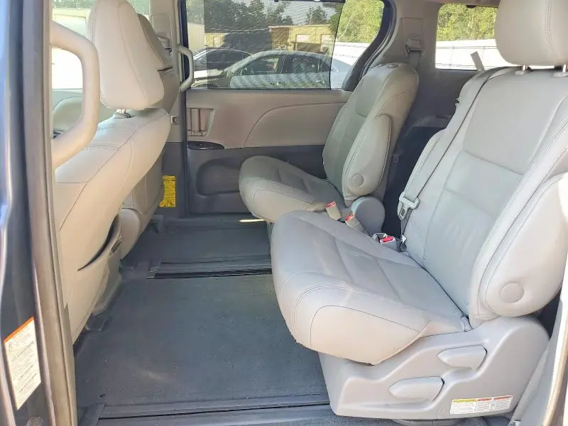 2015 TOYOTA SIENNA XLE 8-PASSENGER  