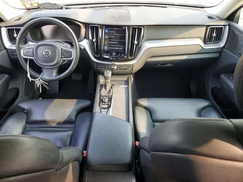2019 VOLVO XC60 T5  