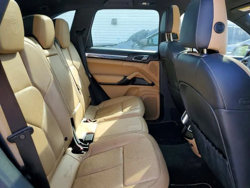 2014 PORSCHE CAYENNE BASE  