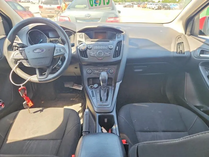 2017 FORD FOCUS SE  