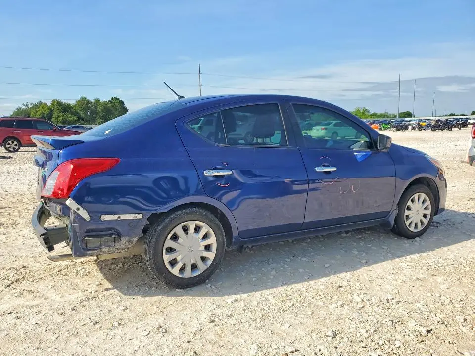 2019 NISSAN VERSA SV  