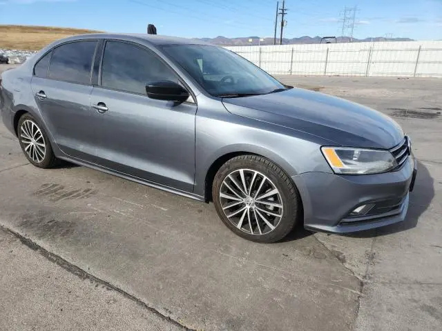 2016 VOLKSWAGEN JETTA SPORT  