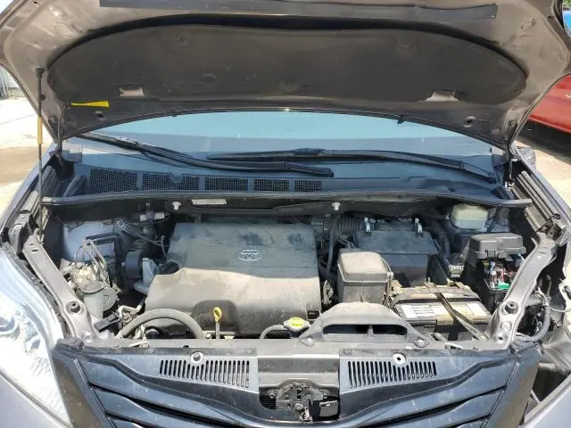 2015 TOYOTA SIENNA   