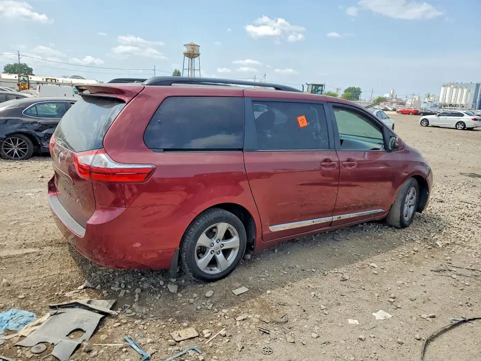 2016 TOYOTA SIENNA LE  