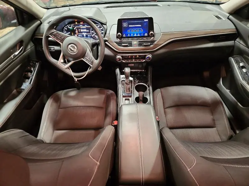 2023 NISSAN ALTIMA SV  