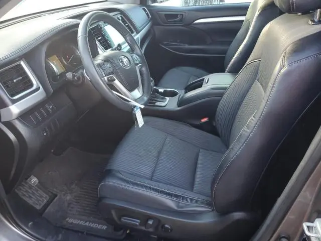 2016 TOYOTA HIGHLANDER LE  