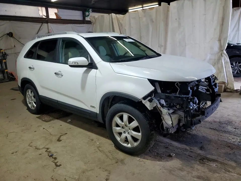 2013 KIA SORENTO LX  