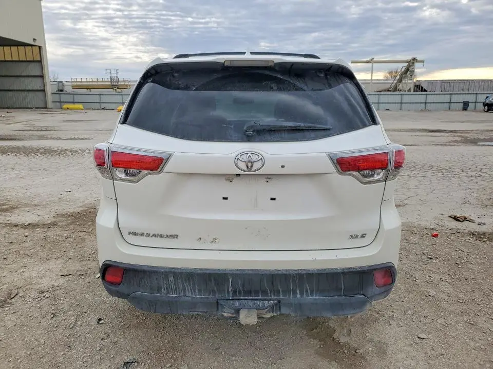 2015 TOYOTA HIGHLANDER XLE  